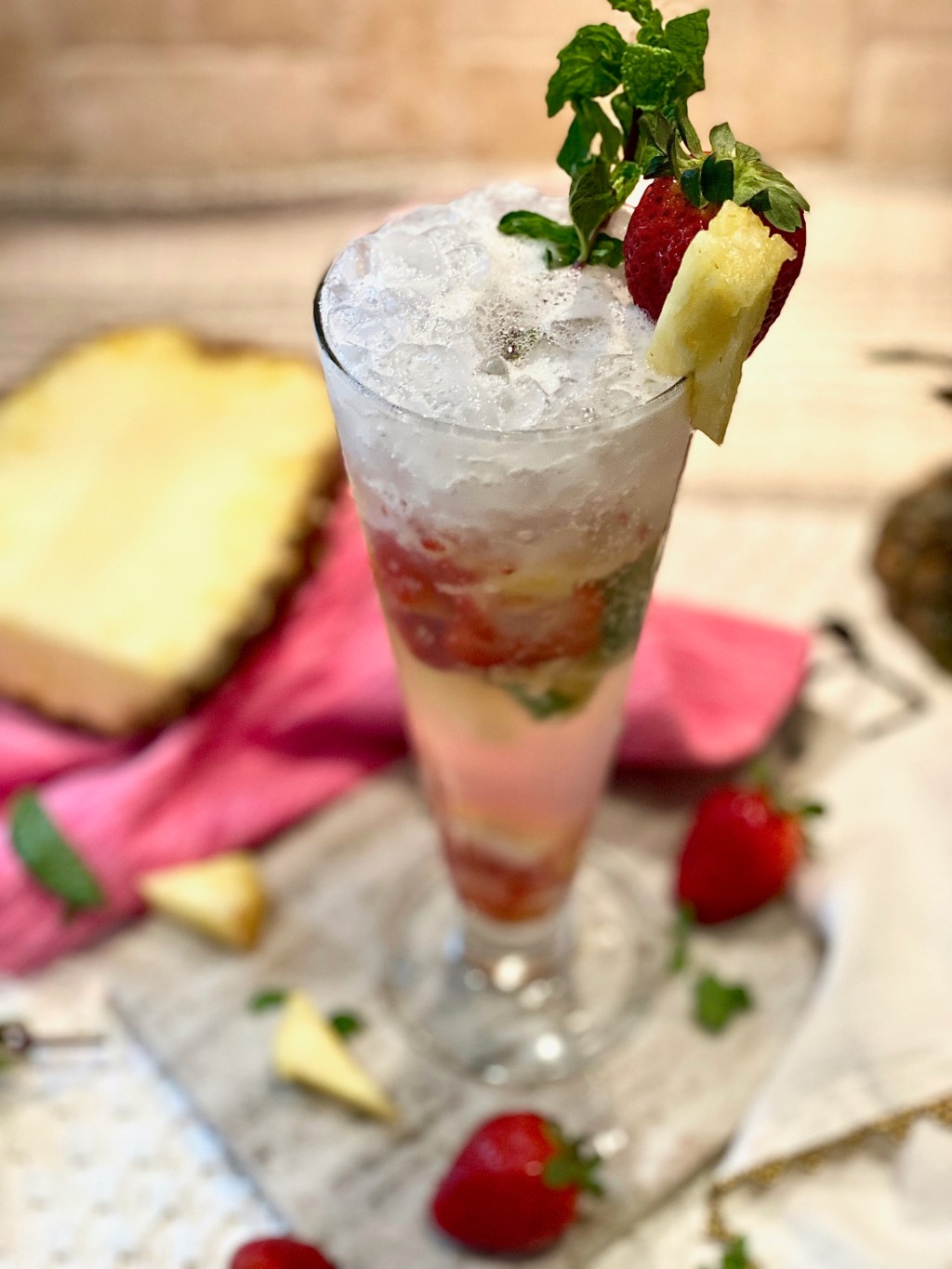 Pineapple Strawberry Sparkling Cider&nbsp;Mojito!