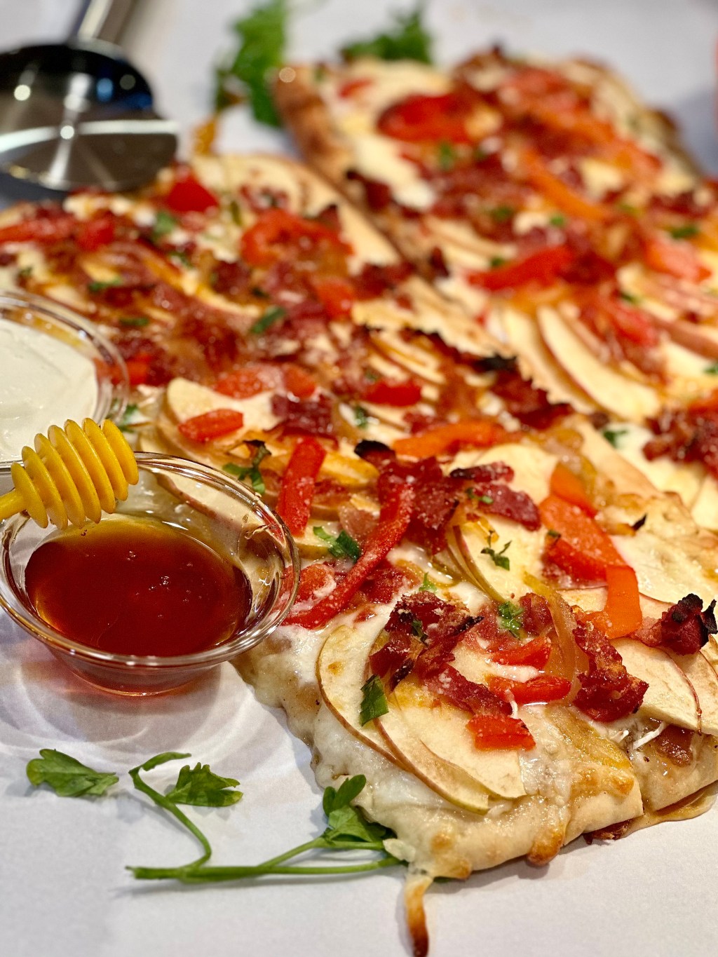 The Ultimate Fall Flatbread To Serve For Your Thanksgiving&nbsp;Appetizer!